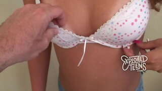 19 वर्ष पुराने गर्म किशोरों बेकार है और हो जाता है एक सह का पूरा मुँह