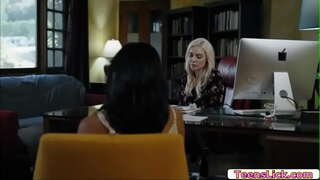 Avi Láska len pozerať Kenzie Taylor má olizuje jej kundička