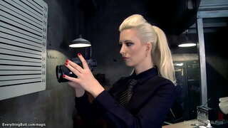 ���ිශාල පියයුරු MILF පොලිස් චෙරි ඉරා ගුද සෙල්ලම් බඩු brunette රැඳවියෙකු Maddy O &#039; Reilly කාර්යාලය පසුව ගුද පිස්සු හැදිලද ඇය හා වෙරෝනිකා Avluv බන්ධනාගාර තුළ ජංගම threesome