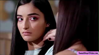 ���ლანა კრუზი და ემილი უილისი გამოყენება, ერთმანეთის ენა რომ ორგაზმი