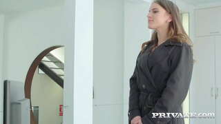 Russo Bruna Evelina Darling indossa della sexy lingerie nera di sedurre il suo dominante grosso cazzo amante sensuale in azione anale! Rimjob, faccia di cazzo e molto di più! Film completo &amp;amp; 1000s di Più Private.com!