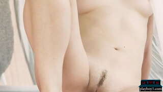 Petit mlada model plavuša pojavi sa njom neverovatno cvrsto tijelo sa seksi guzu