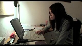 ���ောယောက်ျားမဟုတ်ခဲ့ဆန့်ကျင်