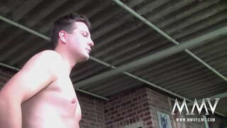 Redhead swinger දී pigtails නිකොල් එස් සම්භාහනය ඇගේ ලොකු knockers, තමන් වෙත ඇද ගැනීමේ හැකියාවක් දෙකක් වද වෙමින් facialized දී threesome